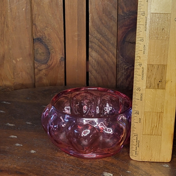 Elegant Pink Glass Bowl - Picture 7 of 12